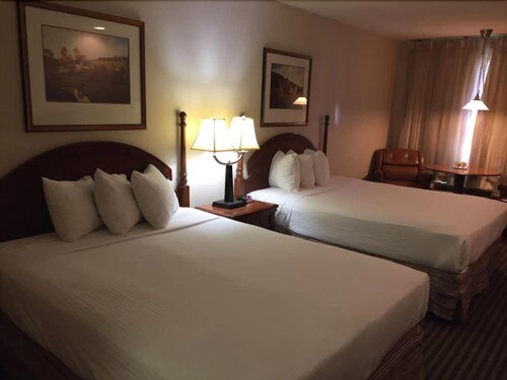 Thunderbird Motel photo 8