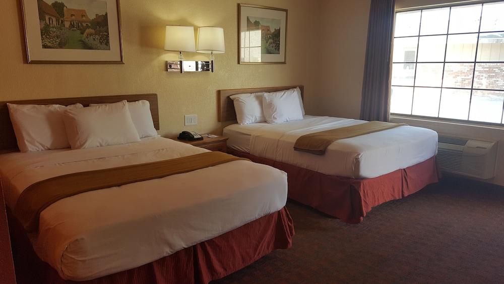 Stadium Motel photo 7