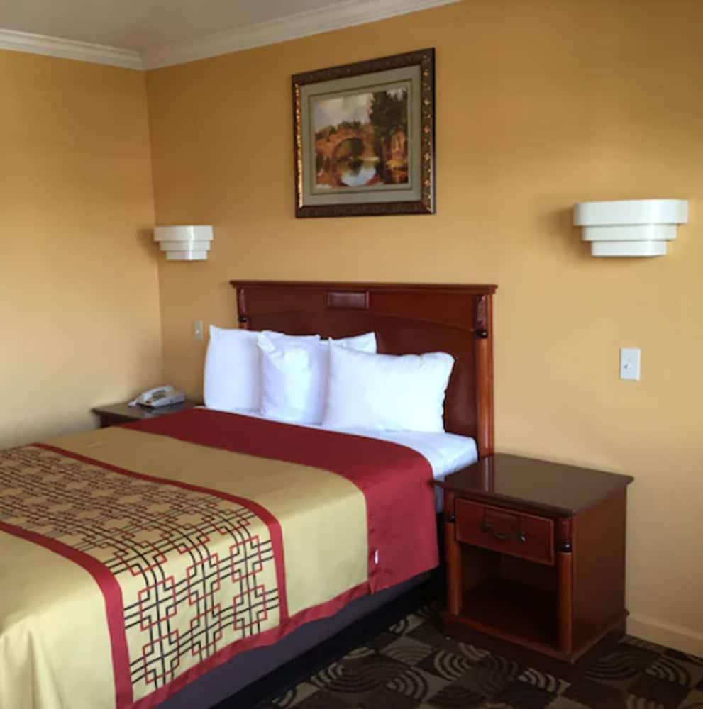 National City Motel photo 9