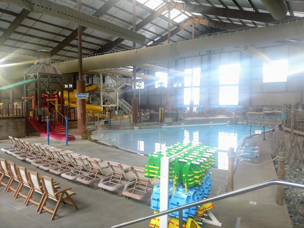 Hope Lake Lodge & Indoor Waterpark photo 76