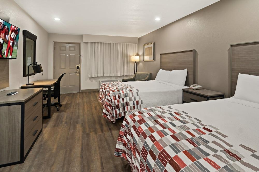 Red Roof Inn & Suites Irving – DFW Airport South photo 10