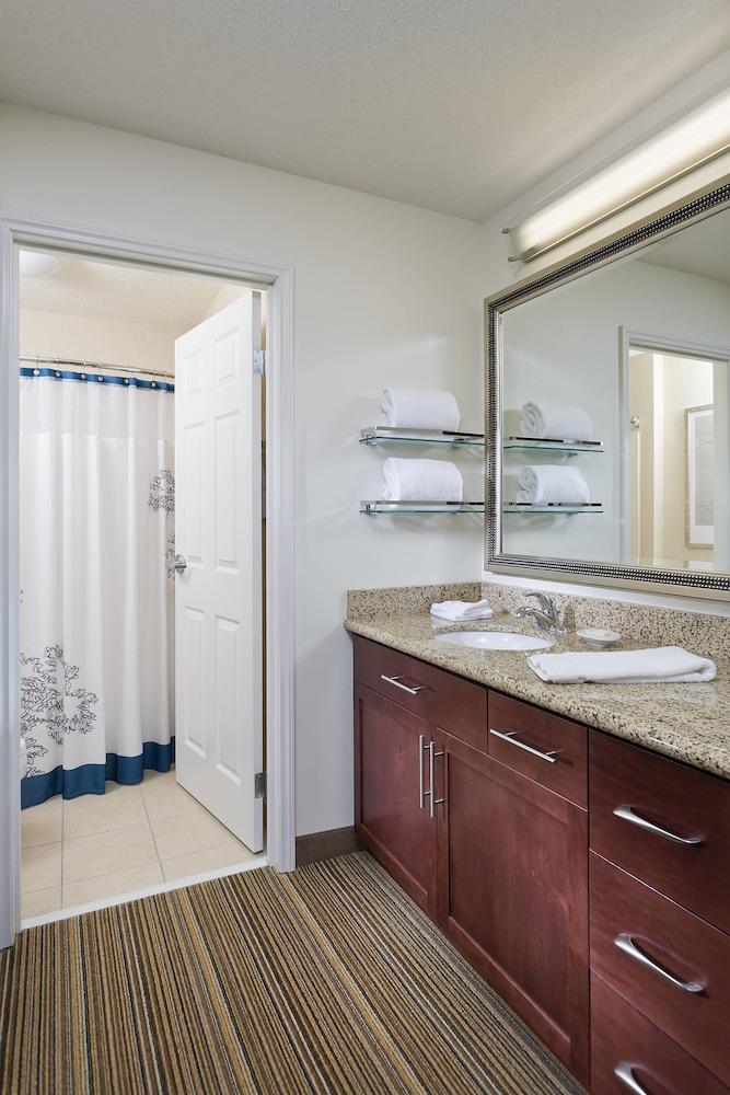 Residence Inn Cedar Rapids photo 9