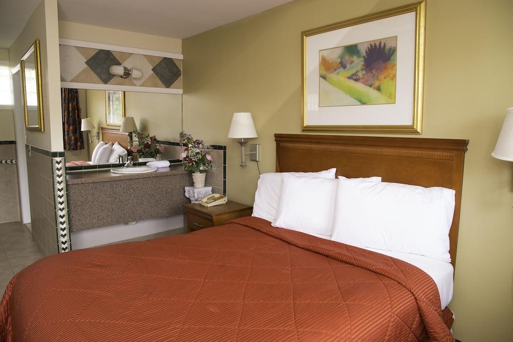 Capri inn and Suites photo 6