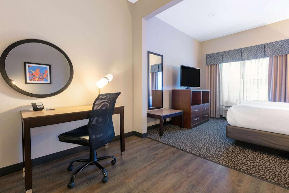 Wingate by Wyndham DFW / North Irving photo 33