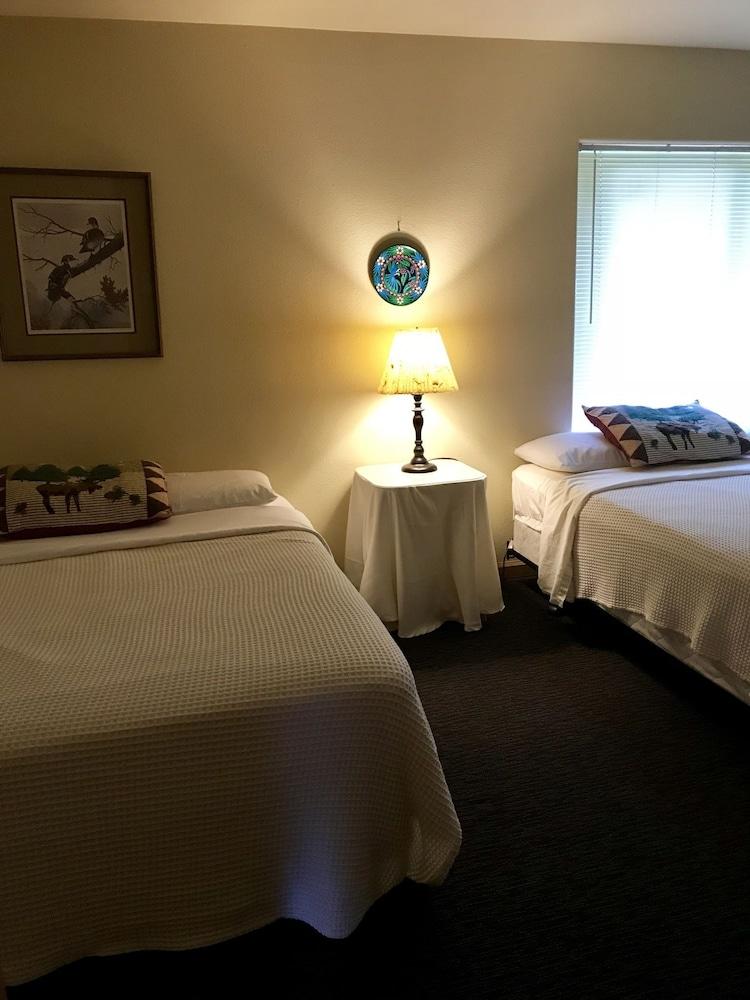 Twin Peaks Lodge and RV Park photo 48