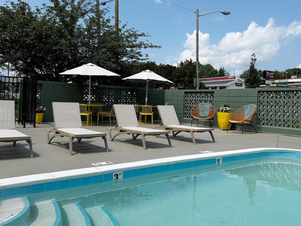 Colony House Motor Lodge photo 20