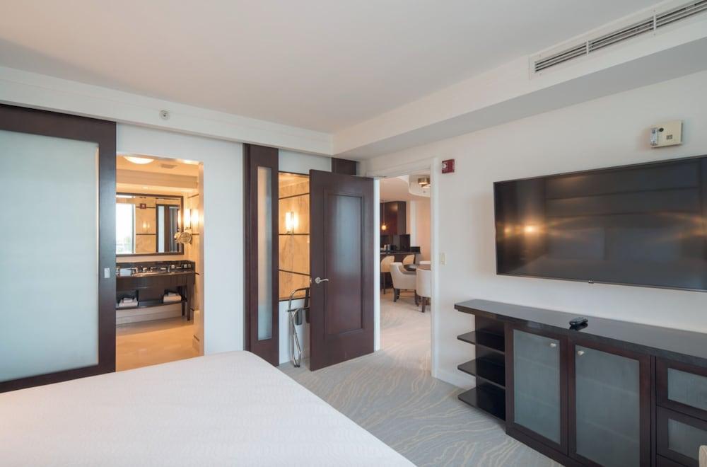 Residences at Fontainebleau Miami photo 37