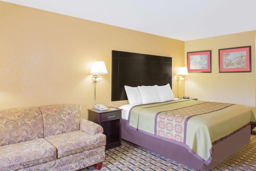 Days Inn by Wyndham Andalusia photo 8