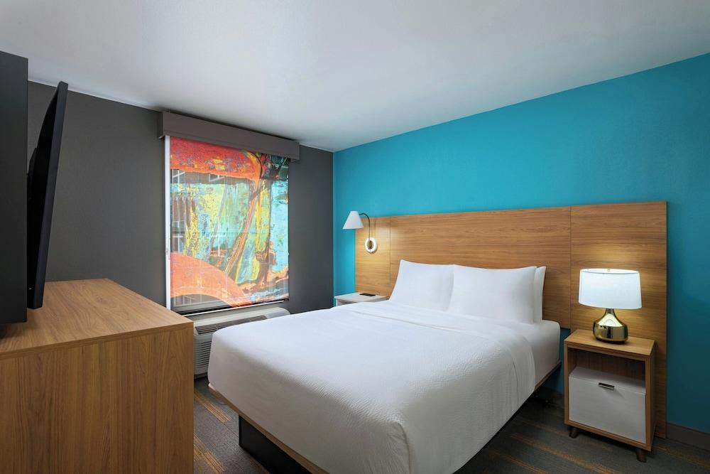 Towneplace Suites By Marriott photo 8