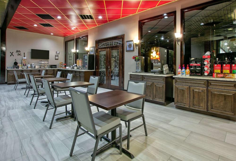 Ramada by Wyndham Diamondhead I-10/Gulfport photo 28