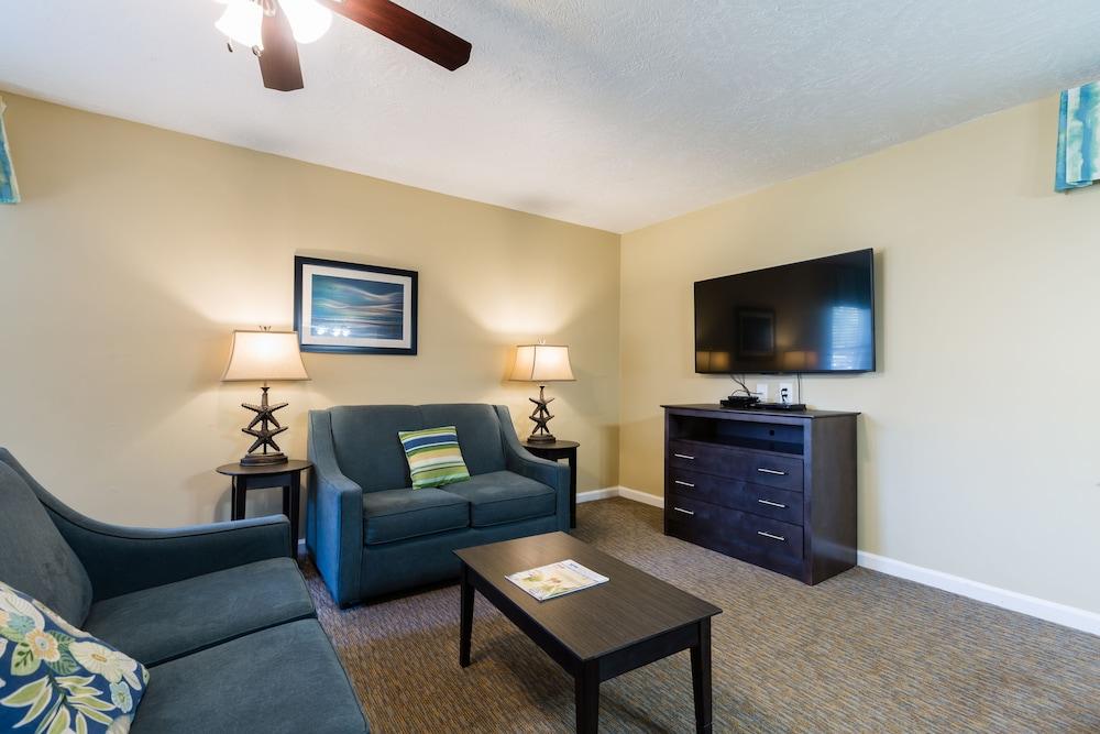 Country Club Villas photo 34