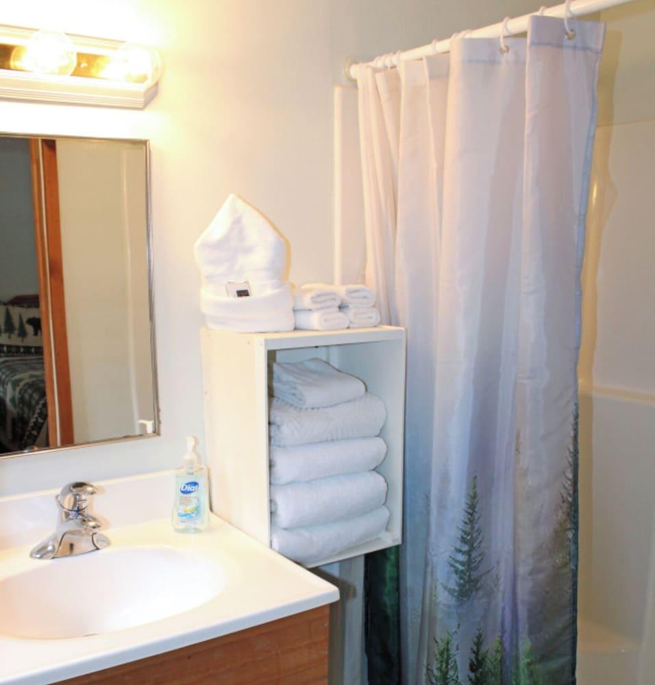 Luzerne Court Motel photo 14