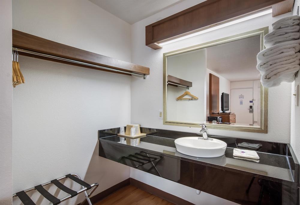 Motel 6 Van Buren, AR photo 36