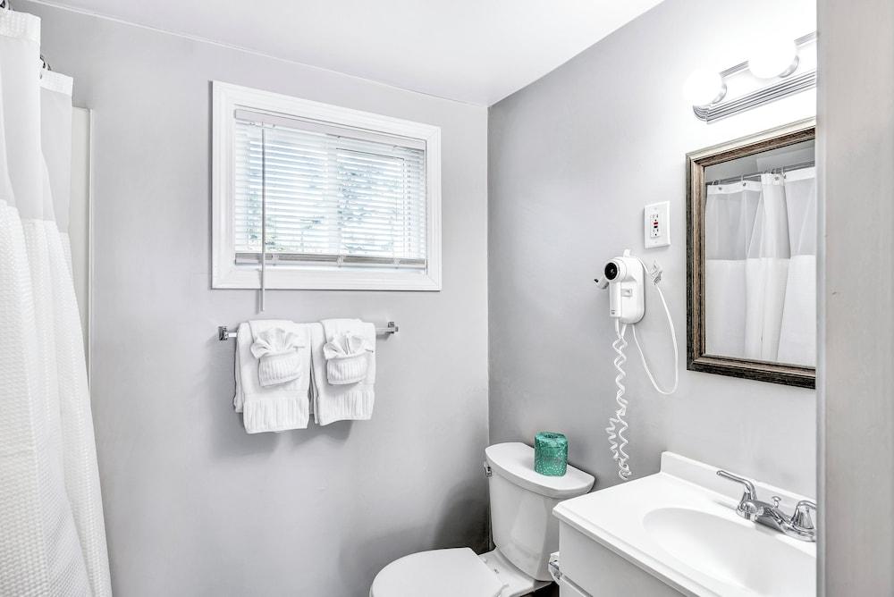 Ocean Breeze Motel photo 31