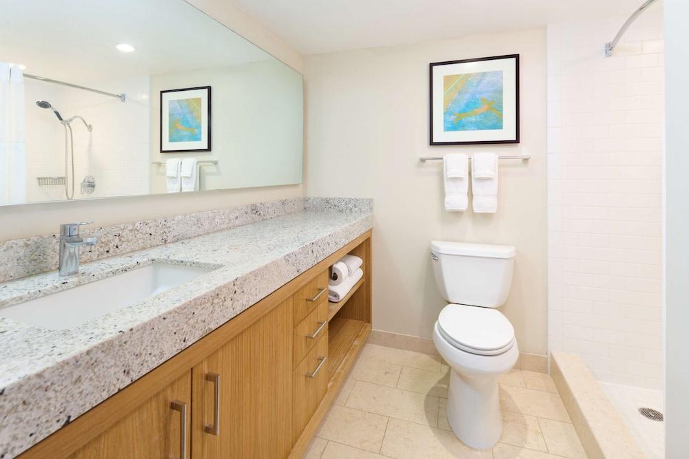 Ilikai Hotel & Luxury Suites photo 56
