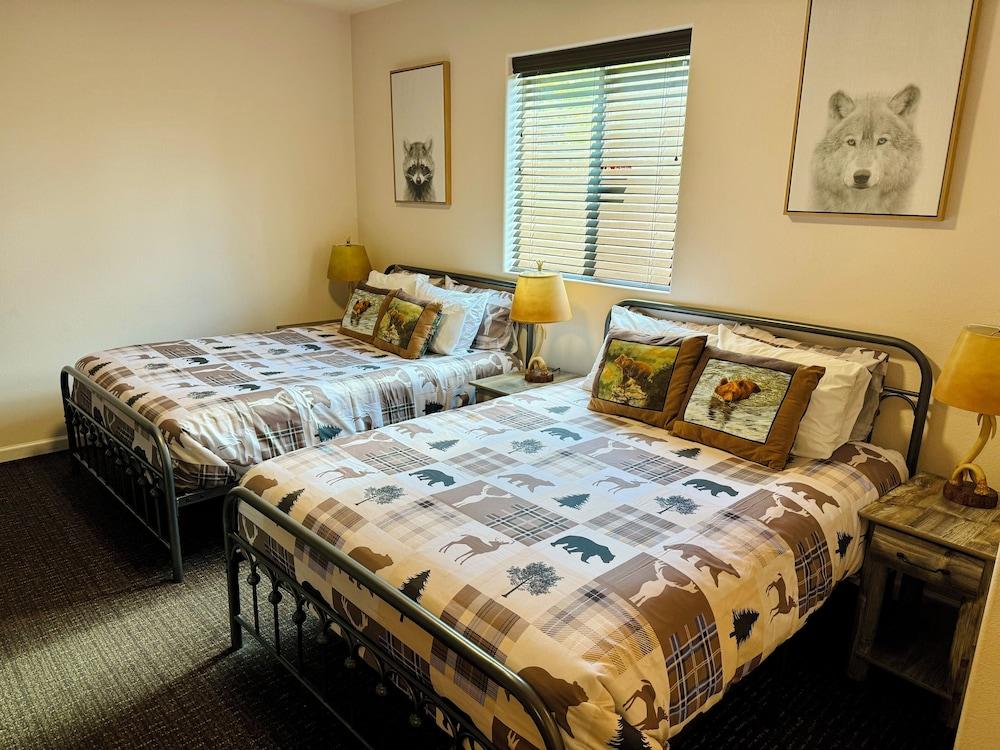 Grizzly Lodge Motel photo 16