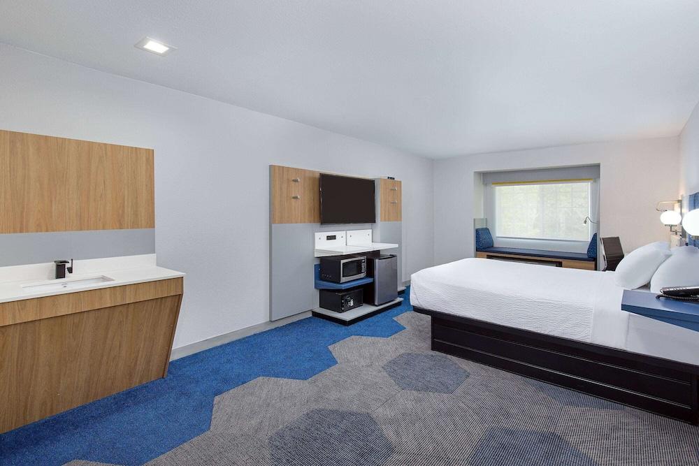 Microtel Inn & Suites by Wyndham Manchester photo 12
