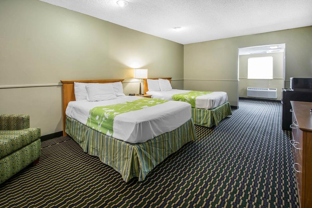 Rodeway Inn & Suites Winter Haven Chain Of Lakes photo 5