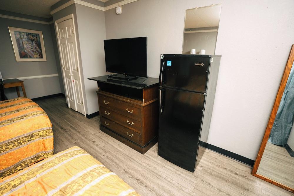 Guest Inn & Suites photo 10