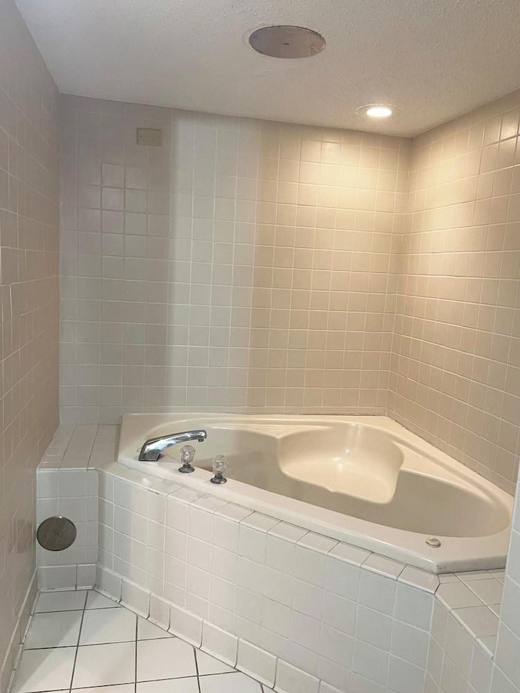 Blue Way Inn & Suites La Crosse photo 6