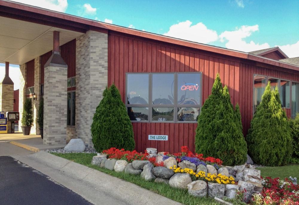 Cedar Hill Lodge photo 36