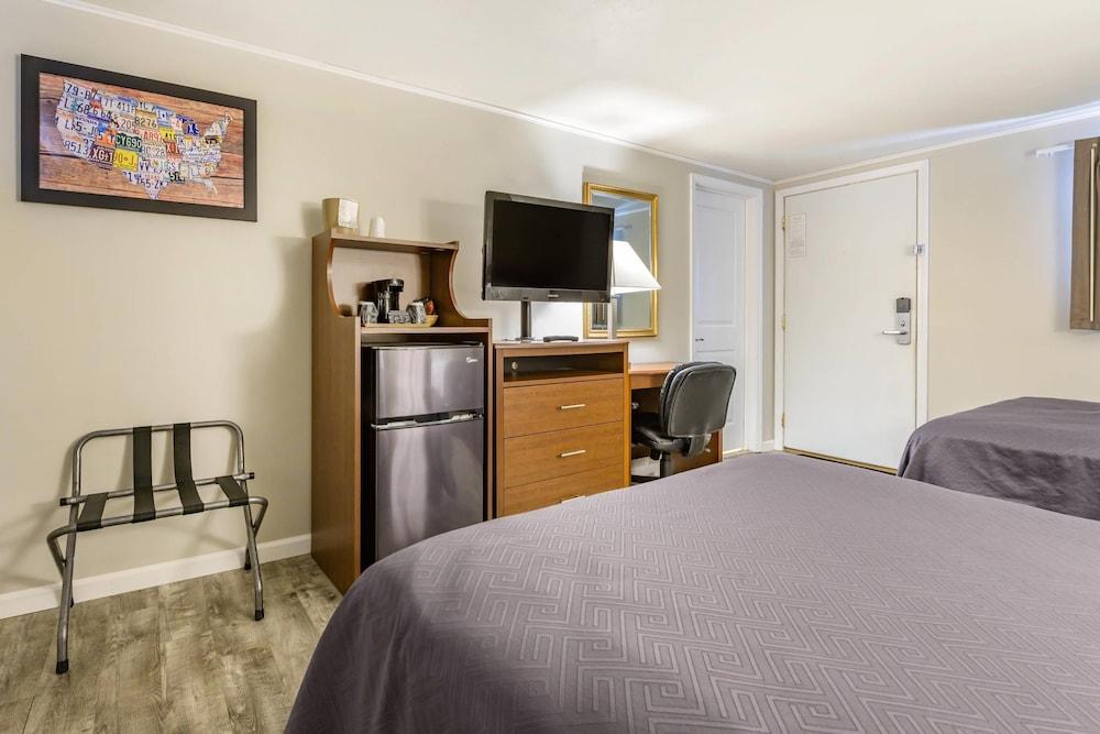 Econo Lodge Bellefonte I-99 photo 24