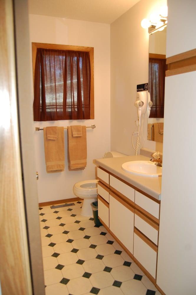 Northwoods Inn LLC photo 7