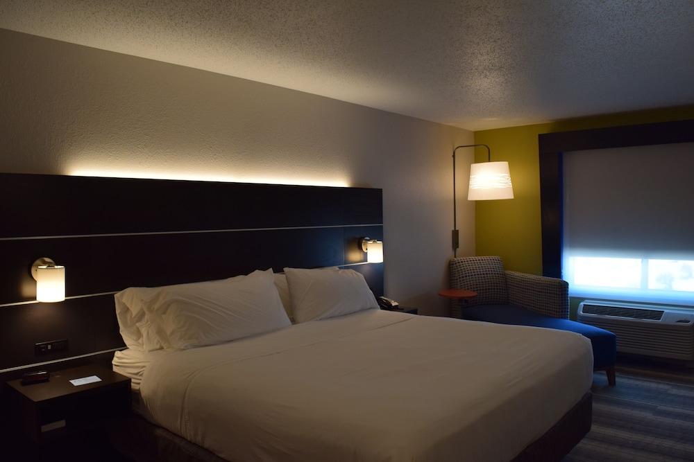 Holiday Inn Express Hotel & Suites Sparta by IHG photo 2