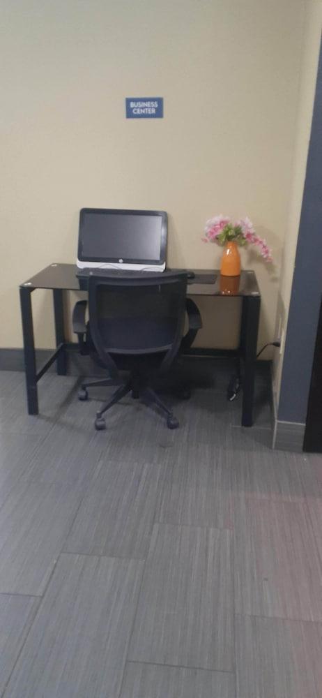 Americas Best Value Inn & Suites Phenix City photo 23