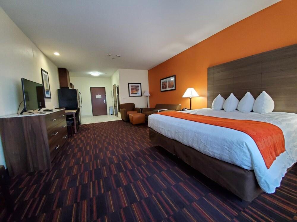 Home Away Suites photo 7