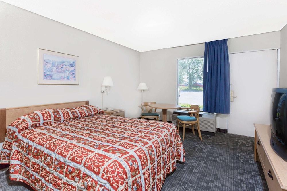 Knights Inn - Fredericksburg photo 6