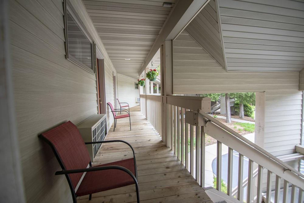 Ridges Inn & Suites photo 26