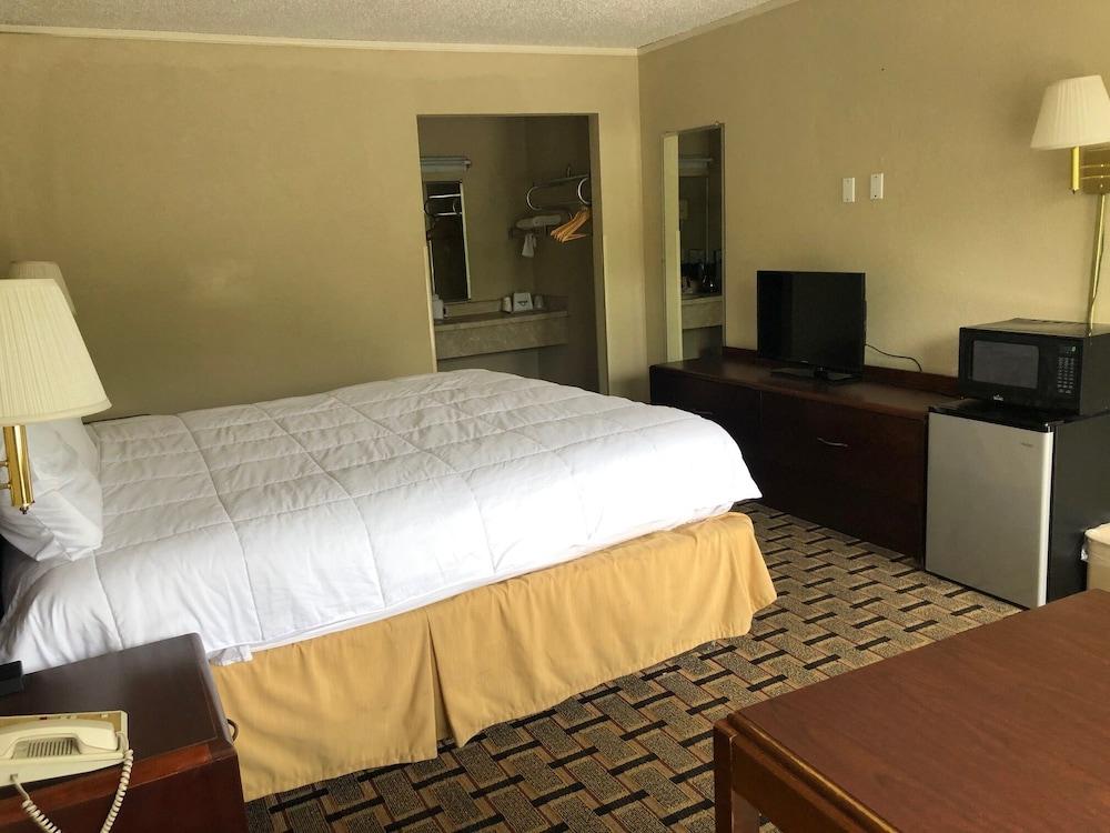 Budget Host Inn photo 4