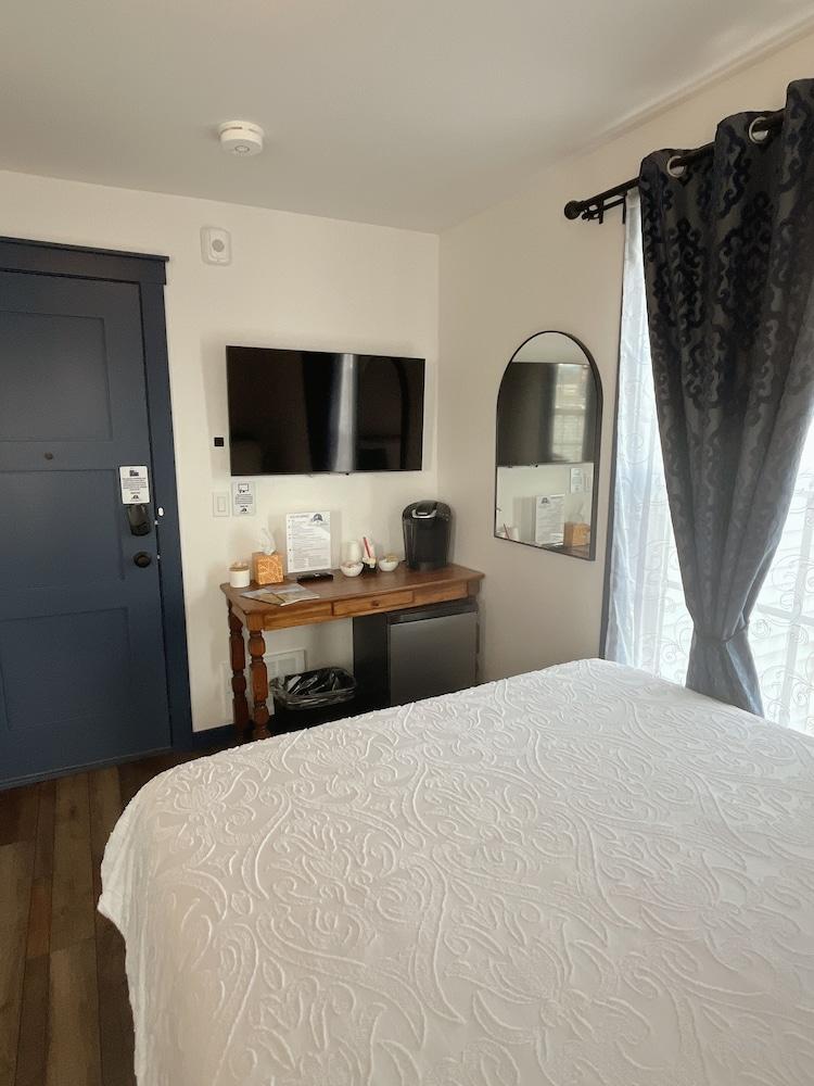 Hyland Hotel photo 29