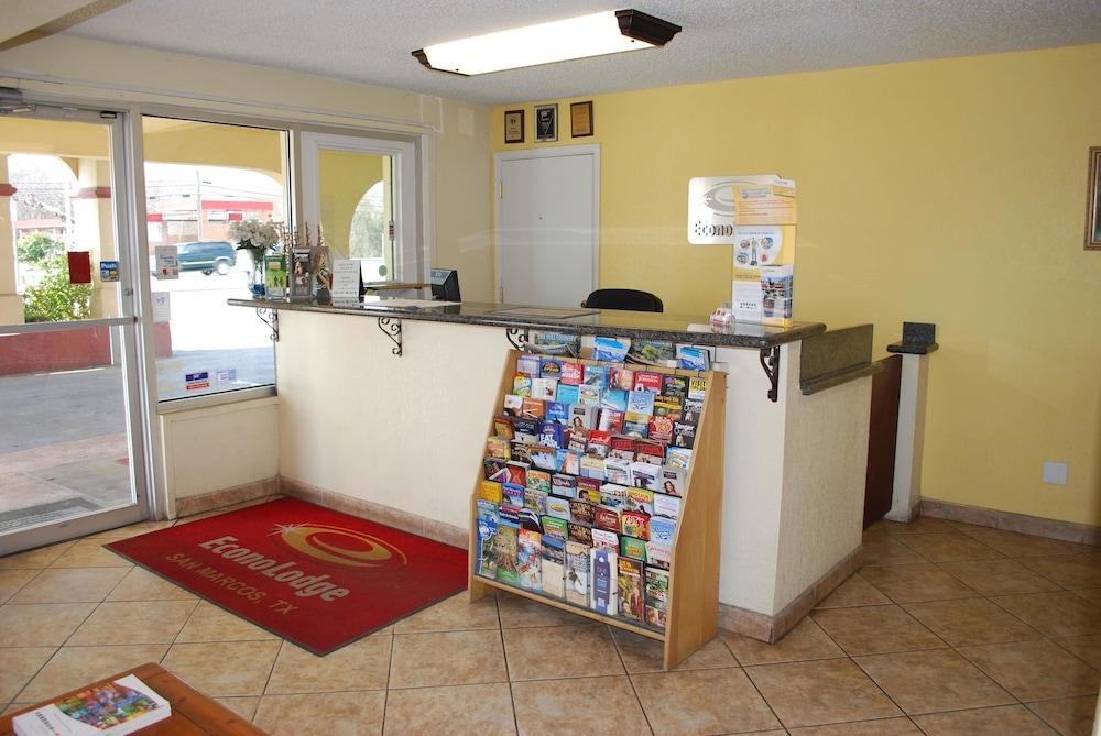 Econo Lodge San Marcos University Area photo 27
