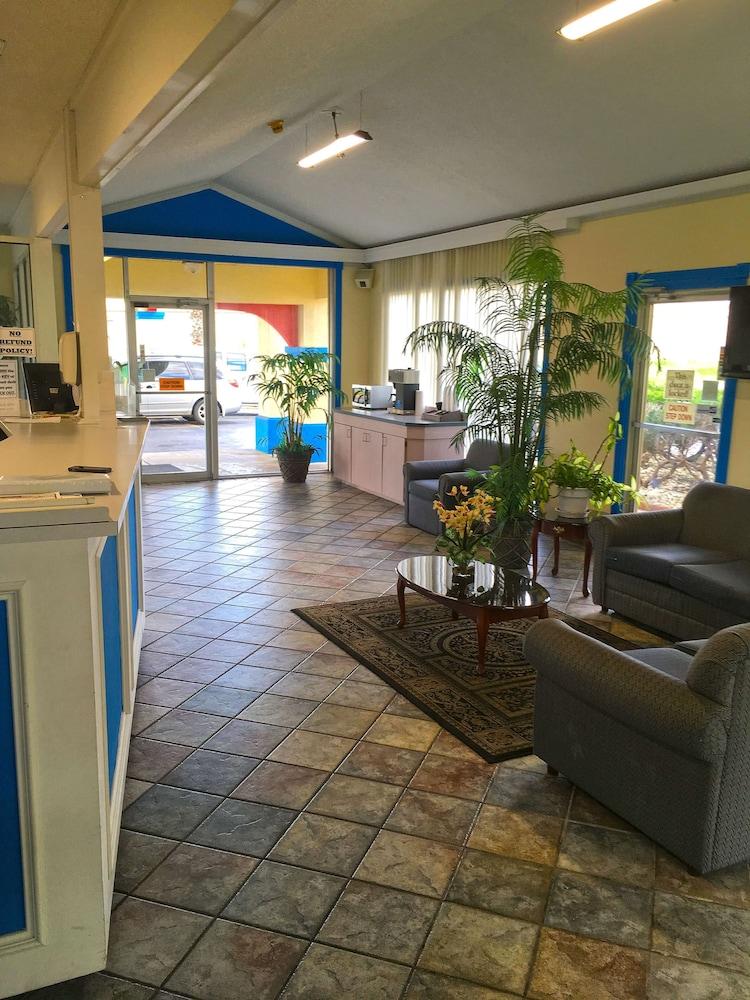 Americas Best Value Inn Beaumont, TX photo 9