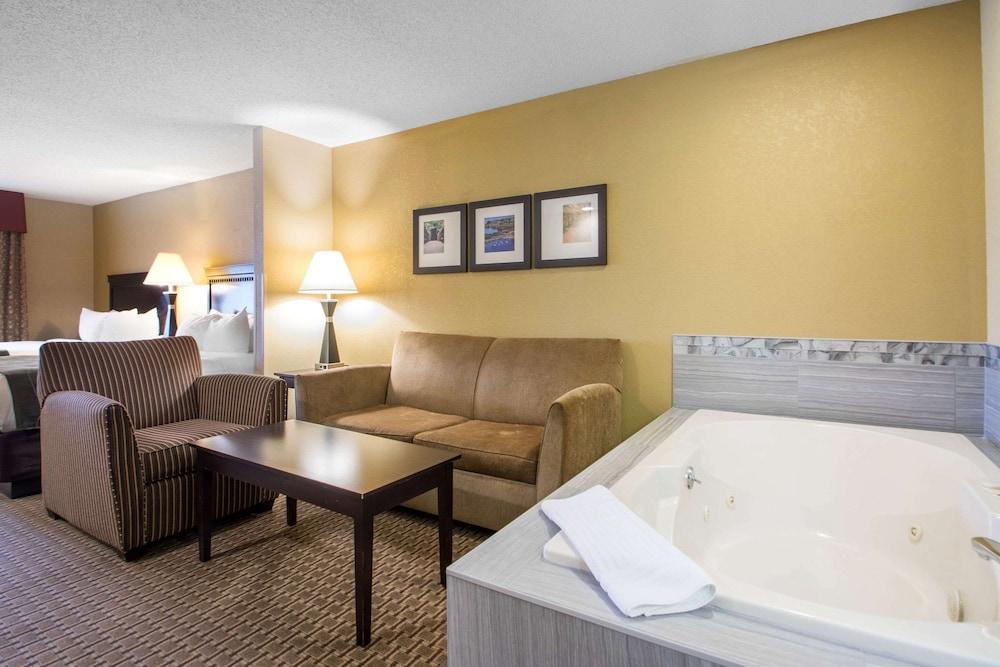 Comfort Suites Wisconsin Dells Area photo 37
