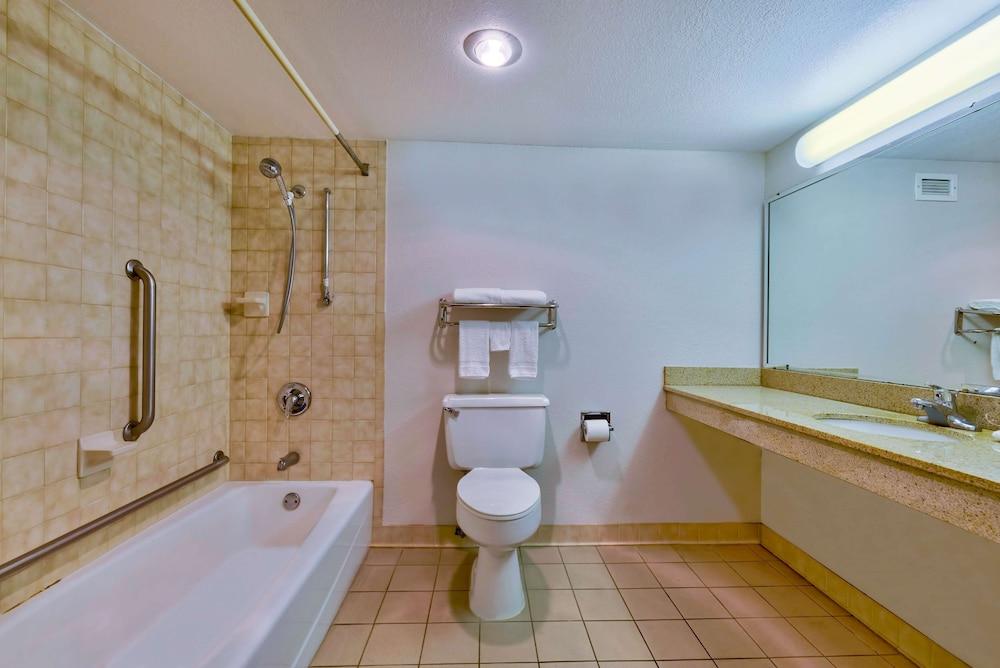 Motel 6 Bartlesville, OK photo 16