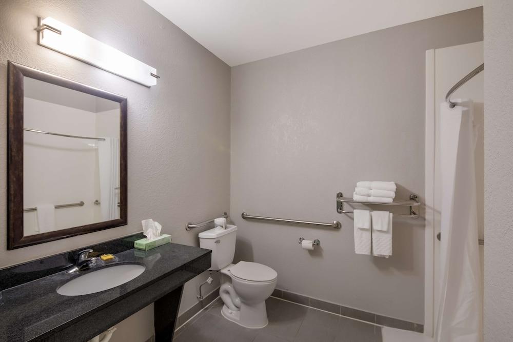 Best Western Plus Killeen/Fort Cavazos Hotel & Suites photo 20
