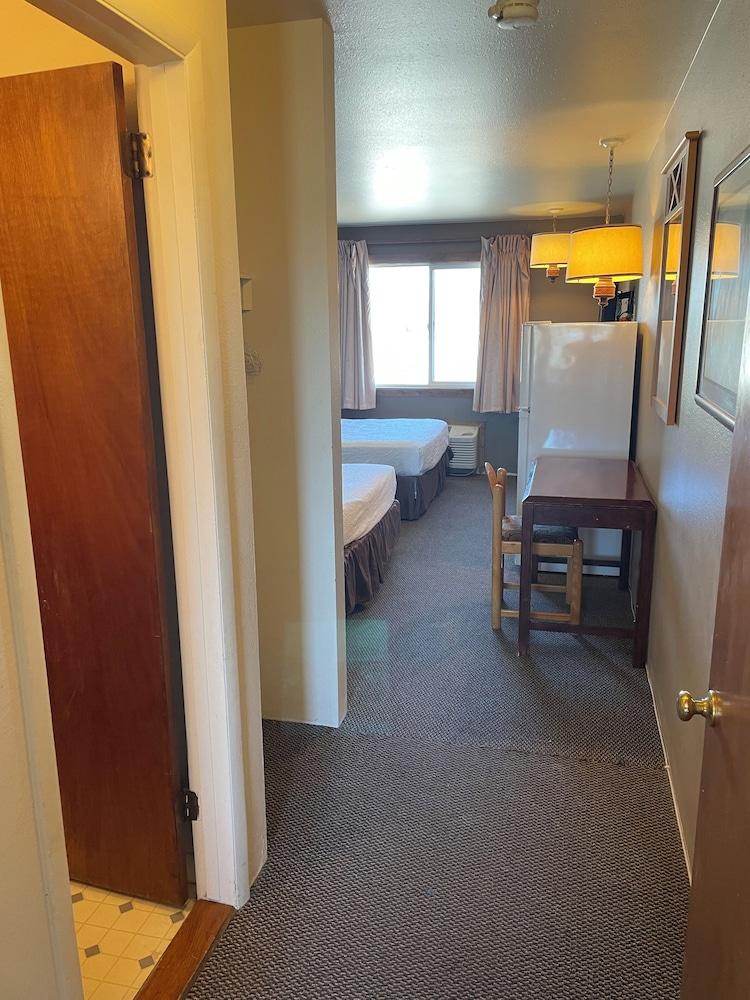 Rawlins Western Lodge photo 12