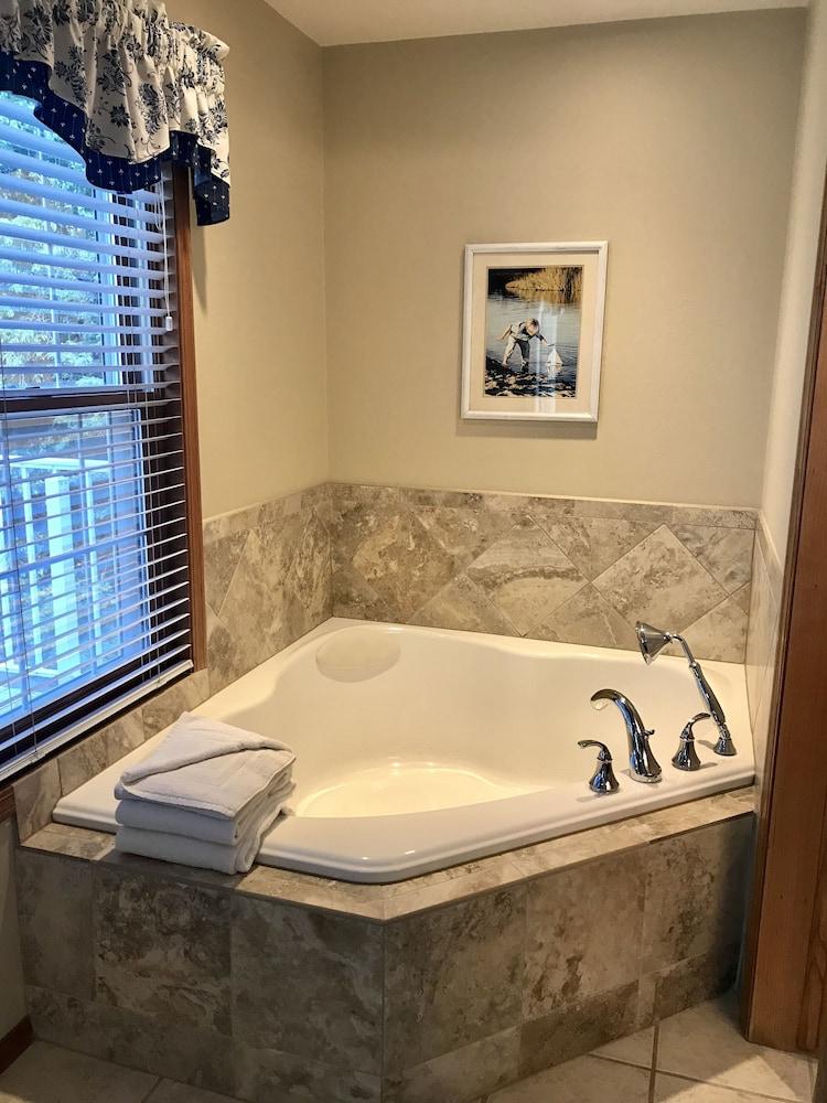 Bay Breeze Resort photo 48