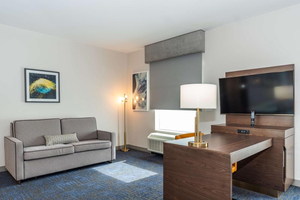 Hampton Inn & Suites Houston Sugar Land photo 27