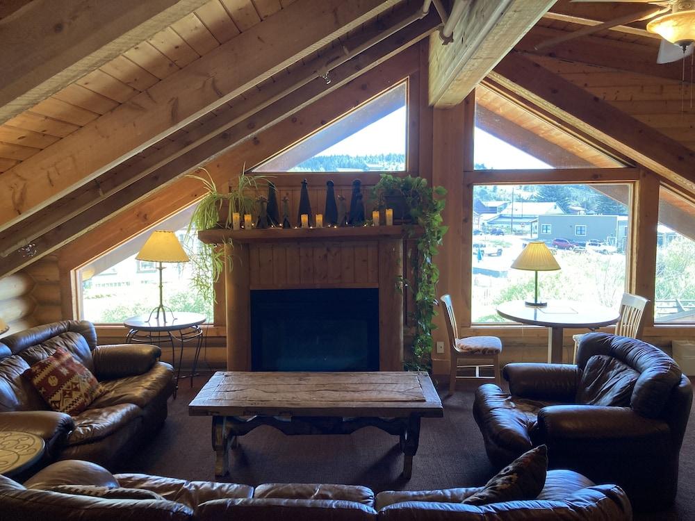The Boulder Creek Lodge photo 18