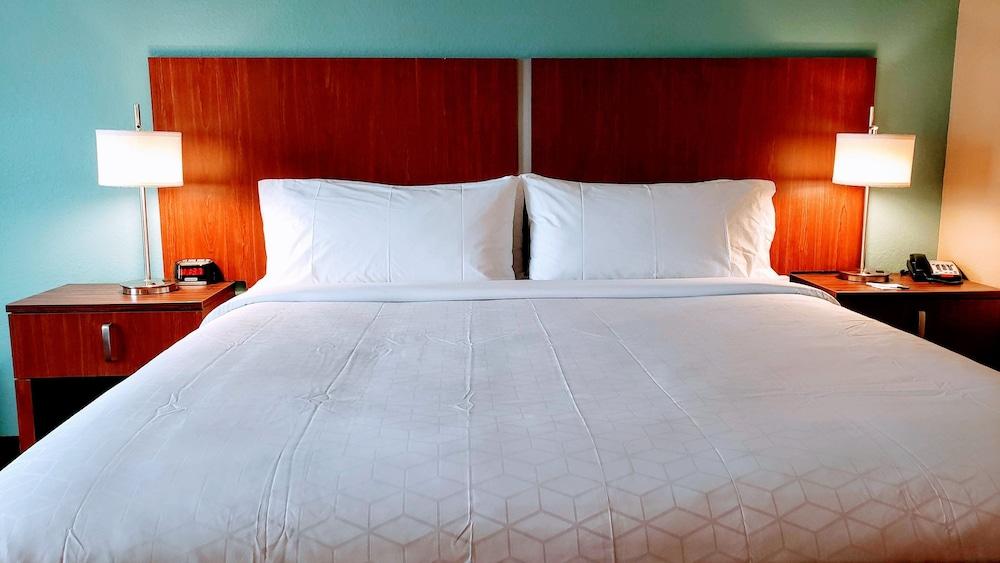 Holiday Inn Express Hotel & Suites Jacksonville South I-295 by IHG photo 11