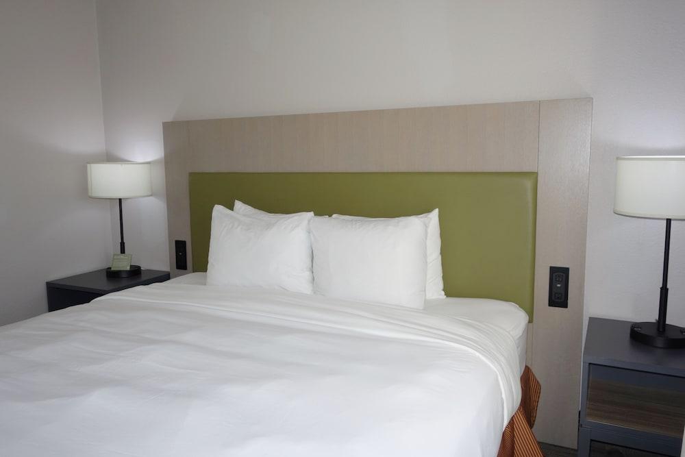Country Inn & Suites by Radisson, Round Rock, TX photo 3