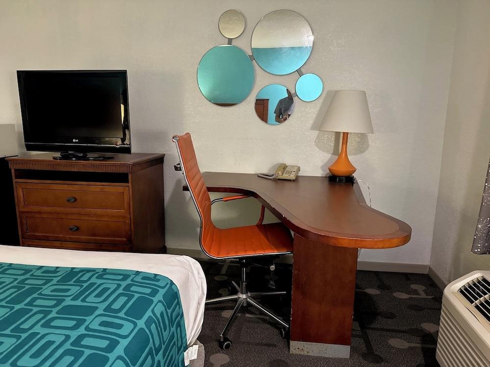Moonlight Inn Hotel O Hattiesburg, MS photo 2