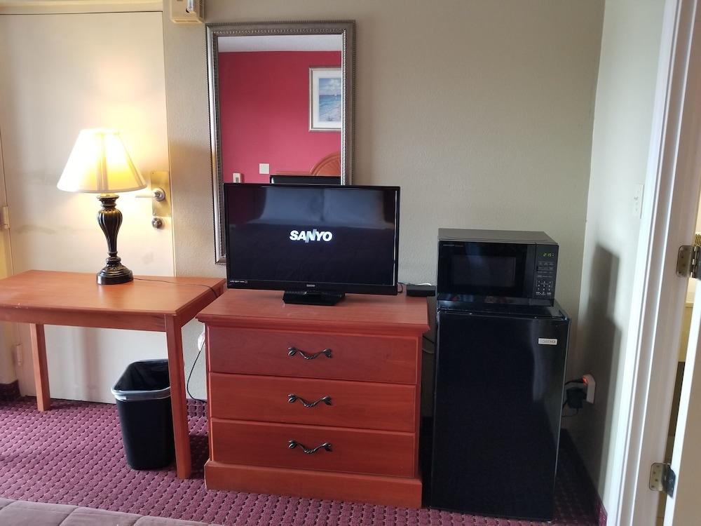 Baymont by Wyndham Marianna photo 29