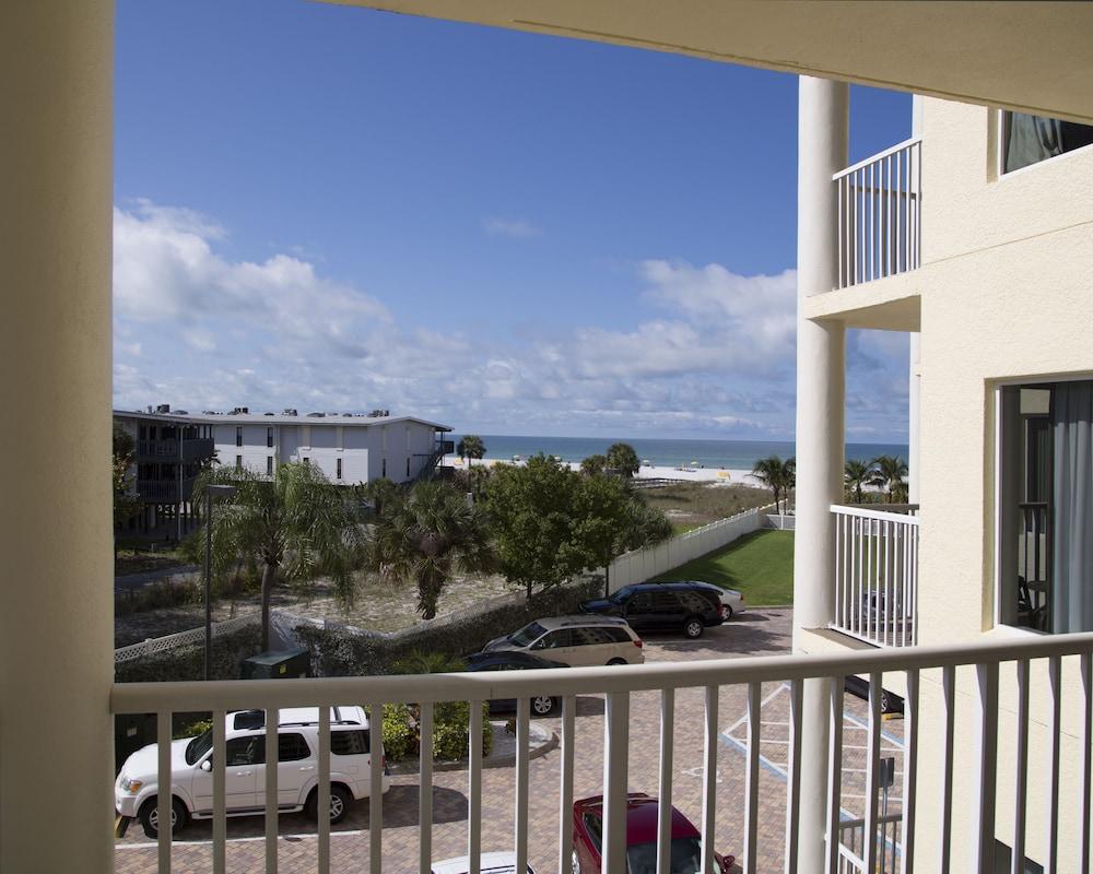 Sunset Vistas Two Bedroom Beachfront Suites photo 35