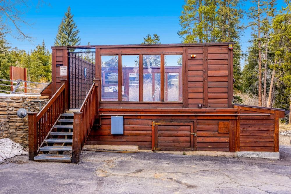 Pine Ridge Condominiums photo 43