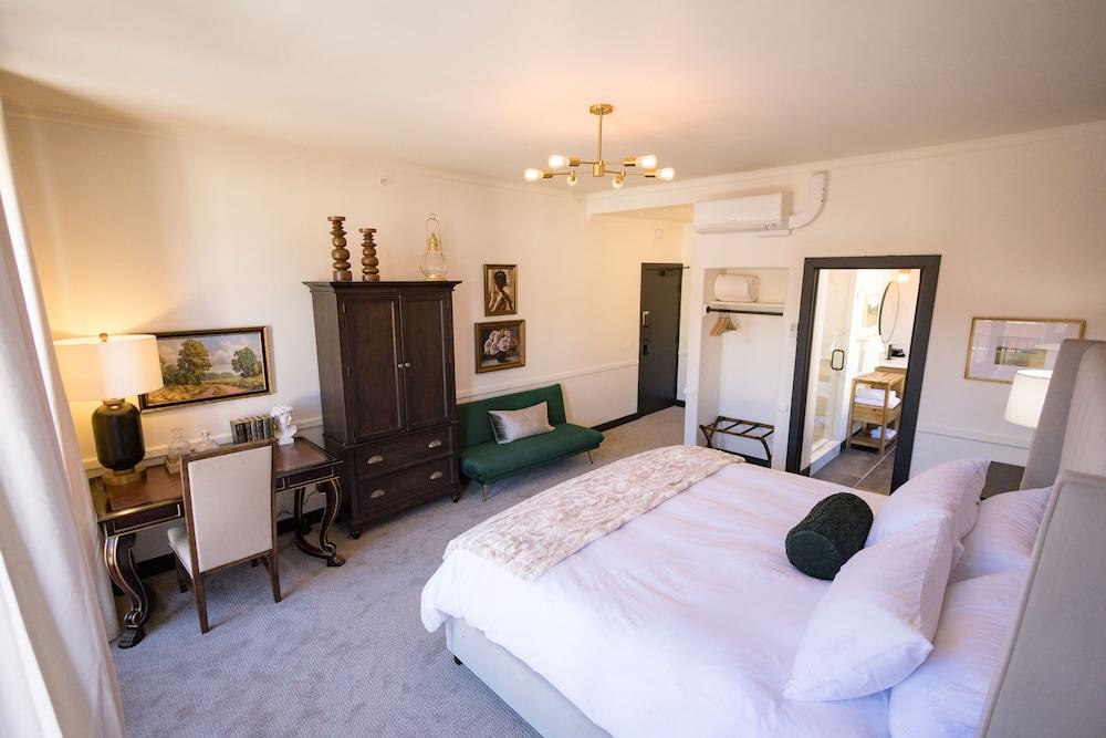 Speakeasy Suites photo 19